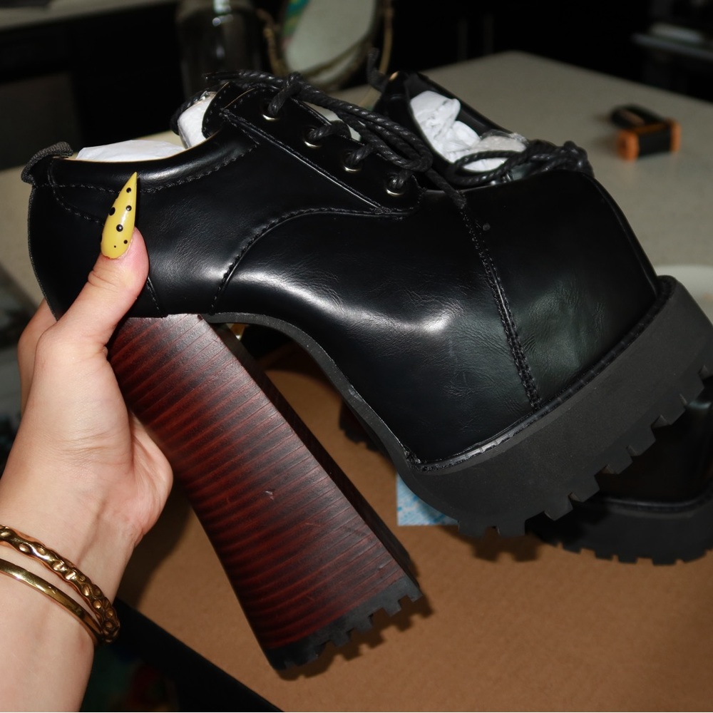 Current Mood Black and Brown Platform Heels - Picture 5 of 6